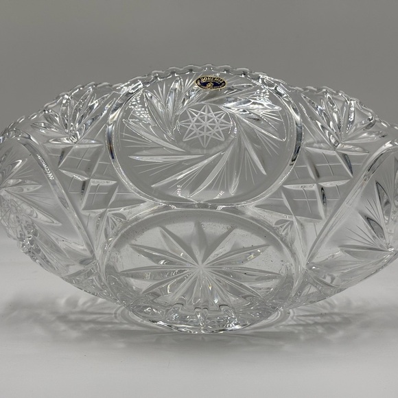 Vintage Bohemian Lead Crystal Bowl – Timeless Elegance from Czechoslovakia ✨ - Picture 10 of 14